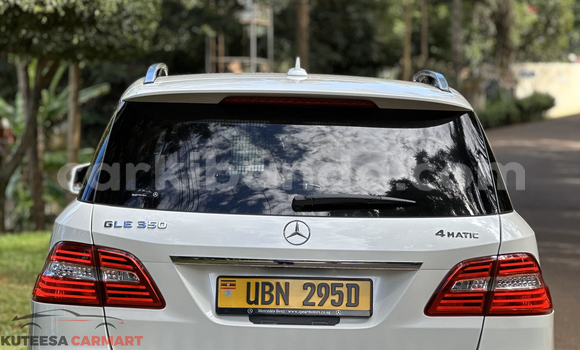 Nunua Imported Mercedes‒Benz ML–Class Nyeupe Gari ndani ya Kampala nchini Uganda Nunua Imported Mercedes‒Benz ML–Class Nyeupe Gari ndani ya Kampala nchini Uganda