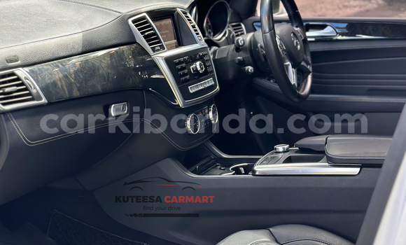 Nunua Imported Mercedes‒Benz ML–Class Nyeupe Gari ndani ya Kampala nchini Uganda Nunua Imported Mercedes‒Benz ML–Class Nyeupe Gari ndani ya Kampala nchini Uganda