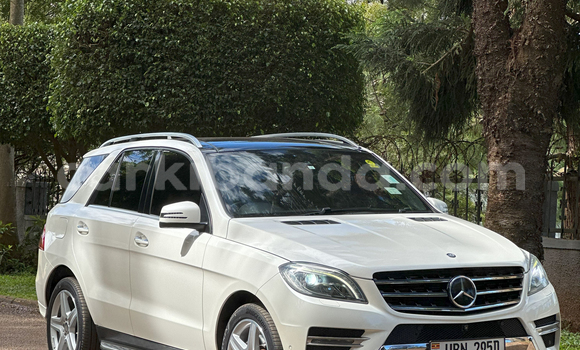 Nunua Imported Mercedes‒Benz ML–Class Nyeupe Gari ndani ya Kampala nchini Uganda Nunua Imported Mercedes‒Benz ML–Class Nyeupe Gari ndani ya Kampala nchini Uganda