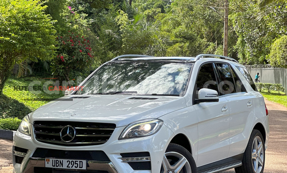Nunua Imported Mercedes‒Benz ML–Class Nyeupe Gari ndani ya Kampala nchini Uganda Nunua Imported Mercedes‒Benz ML–Class Nyeupe Gari ndani ya Kampala nchini Uganda