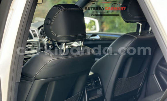 Nunua Imported Mercedes‒Benz ML–Class Nyeupe Gari ndani ya Kampala nchini Uganda Nunua Imported Mercedes‒Benz ML–Class Nyeupe Gari ndani ya Kampala nchini Uganda