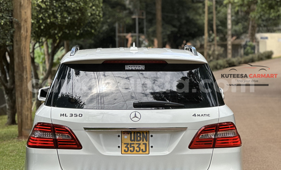 Nunua Imported Mercedes‒Benz ML–Class Nyeupe Gari ndani ya Kampala nchini Uganda Nunua Imported Mercedes‒Benz ML–Class Nyeupe Gari ndani ya Kampala nchini Uganda