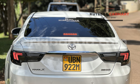 Nunua Imported Toyota Mark X Nyeupe Gari ndani ya Kampala nchini Uganda Nunua Imported Toyota Mark X Nyeupe Gari ndani ya Kampala nchini Uganda