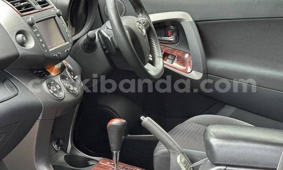 Nunua Imported Toyota Vanguard Nyeupe Gari ndani ya Kampala nchini Uganda Nunua Imported Toyota Vanguard Nyeupe Gari ndani ya Kampala nchini Uganda