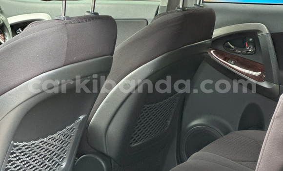 Nunua Imported Toyota Vanguard Nyeupe Gari ndani ya Kampala nchini Uganda Nunua Imported Toyota Vanguard Nyeupe Gari ndani ya Kampala nchini Uganda