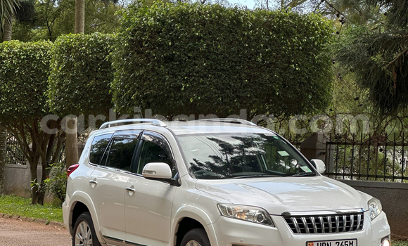 Nunua Imported Toyota Vanguard Nyeupe Gari ndani ya Kampala nchini Uganda Nunua Imported Toyota Vanguard Nyeupe Gari ndani ya Kampala nchini Uganda