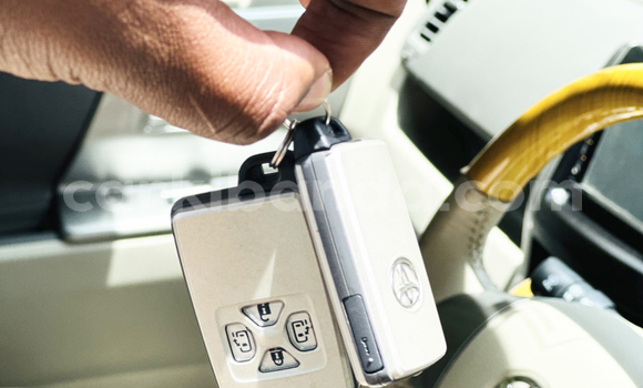 Nunua Imported Toyota Noah Nyingine Gari ndani ya Kampala nchini Uganda Nunua Imported Toyota Noah Nyingine Gari ndani ya Kampala nchini Uganda