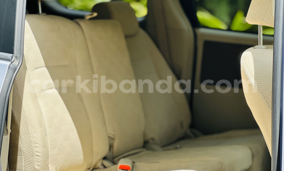 Nunua Imported Toyota Noah Nyingine Gari ndani ya Kampala nchini Uganda Nunua Imported Toyota Noah Nyingine Gari ndani ya Kampala nchini Uganda