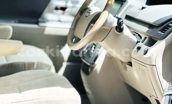 Nunua Imported Toyota Noah Nyingine Gari ndani ya Kampala nchini Uganda Nunua Imported Toyota Noah Nyingine Gari ndani ya Kampala nchini Uganda