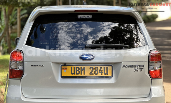 Nunua Imported Subaru Forester Nyeupe Gari ndani ya Kampala nchini Uganda Nunua Imported Subaru Forester Nyeupe Gari ndani ya Kampala nchini Uganda