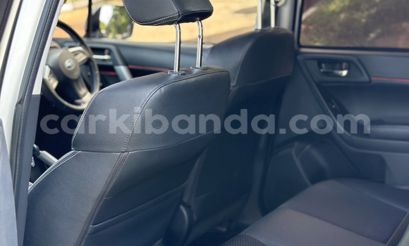 Nunua Imported Subaru Forester Nyeupe Gari ndani ya Kampala nchini Uganda Nunua Imported Subaru Forester Nyeupe Gari ndani ya Kampala nchini Uganda