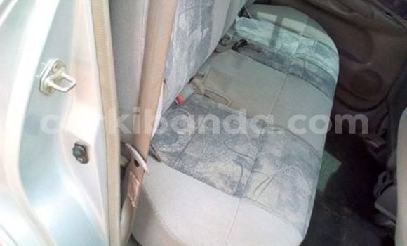 Nunua Ilio tumika Mazda Premacy Fedha Gari ndani ya Kampala nchini Uganda Nunua Ilio tumika Mazda Premacy Fedha Gari ndani ya Kampala nchini Uganda