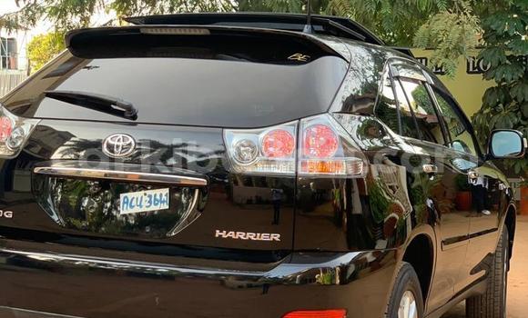 Acheter Neuf Voiture Toyota Harrier Noir à Kampala, Ouganda