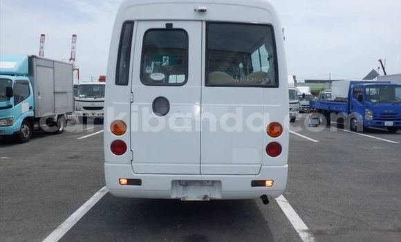 Nunua Ilio tumika Mitsubishi Van Nyeupe Lori ndani ya Kampala nchini Uganda Nunua Ilio tumika Mitsubishi Van Nyeupe Lori ndani ya Kampala nchini Uganda