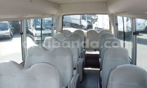 Gura Yakoze Mitsubishi Van Blue Ikamyo i Kampala mu Uganda Gura Yakoze Mitsubishi Van Blue Ikamyo i Kampala mu Uganda