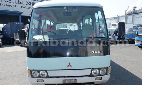 Gura Yakoze Mitsubishi Van Blue Ikamyo i Kampala mu Uganda Gura Yakoze Mitsubishi Van Blue Ikamyo i Kampala mu Uganda