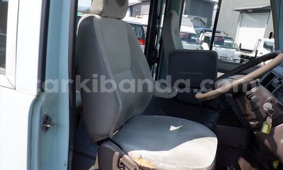 Gura Yakoze Mitsubishi Van Blue Ikamyo i Kampala mu Uganda Gura Yakoze Mitsubishi Van Blue Ikamyo i Kampala mu Uganda