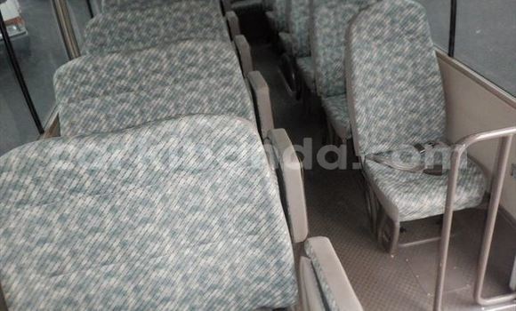 Gura Yakoze Mitsubishi Van White Ikamyo i Kampala mu Uganda Gura Yakoze Mitsubishi Van White Ikamyo i Kampala mu Uganda