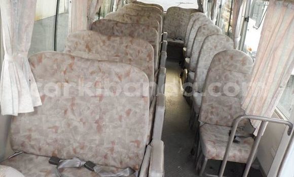 Gura Yakoze Mitsubishi Van Blue Ikamyo i Kampala mu Uganda Gura Yakoze Mitsubishi Van Blue Ikamyo i Kampala mu Uganda