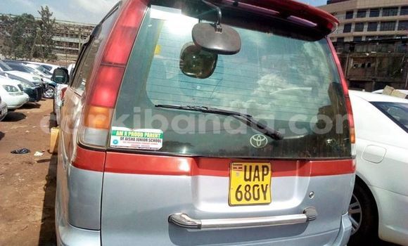 Nunua Ilio tumika Toyota Noah Nyekundu Gari ndani ya Kampala nchini Uganda Nunua Ilio tumika Toyota Noah Nyekundu Gari ndani ya Kampala nchini Uganda