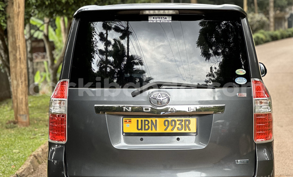 Nunua Imported Toyota Noah Nyingine Gari ndani ya Kampala nchini Uganda Nunua Imported Toyota Noah Nyingine Gari ndani ya Kampala nchini Uganda