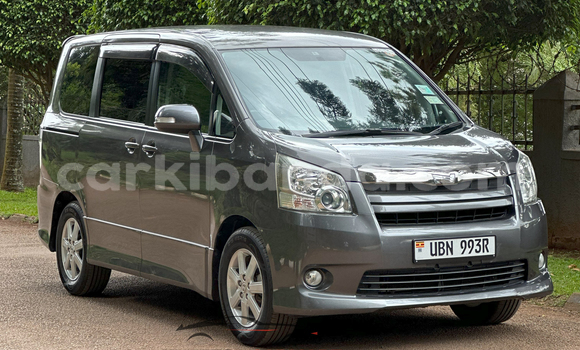 Nunua Imported Toyota Noah Nyingine Gari ndani ya Kampala nchini Uganda Nunua Imported Toyota Noah Nyingine Gari ndani ya Kampala nchini Uganda