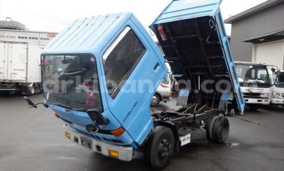 Nunua Ilio tumika Isuzu Bighorn Bluu Lori ndani ya Kampala nchini Uganda