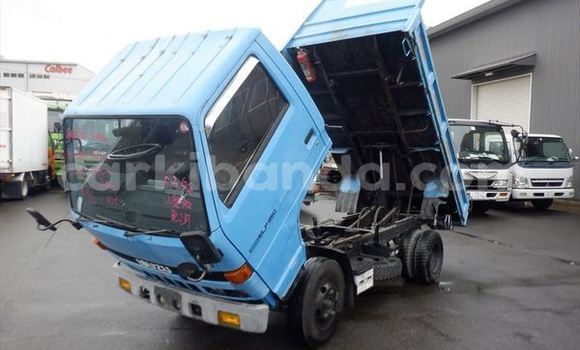 Nunua Ilio tumika Isuzu Bighorn Bluu Lori ndani ya Kampala nchini Uganda Nunua Ilio tumika Isuzu Bighorn Bluu Lori ndani ya Kampala nchini Uganda