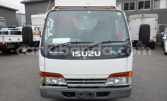 Nunua Ilio tumika Isuzu FTR 850 Nyeupe Lori ndani ya Kampala nchini Uganda Nunua Ilio tumika Isuzu FTR 850 Nyeupe Lori ndani ya Kampala nchini Uganda