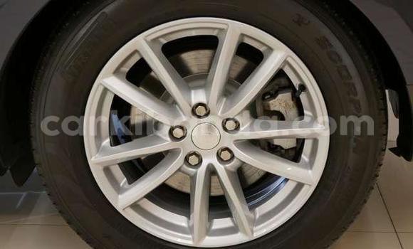 Gura Yakoze Range Rover Range Rover Blue Imodoka i Kampala mu Uganda Gura Yakoze Range Rover Range Rover Blue Imodoka i Kampala mu Uganda