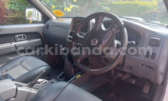 Buy Used Nissan NP 300 White Car in Entebbe in Uganda Buy Used Nissan NP 300 White Car in Entebbe in Uganda