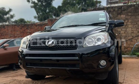 Nunua Imported Toyota RAV4 Nyeusi Gari ndani ya Kampala nchini Uganda Nunua Imported Toyota RAV4 Nyeusi Gari ndani ya Kampala nchini Uganda