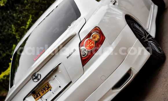 Nunua Ilio tumika Toyota Mark X Nyeupe Gari ndani ya Kampala nchini Uganda Nunua Ilio tumika Toyota Mark X Nyeupe Gari ndani ya Kampala nchini Uganda