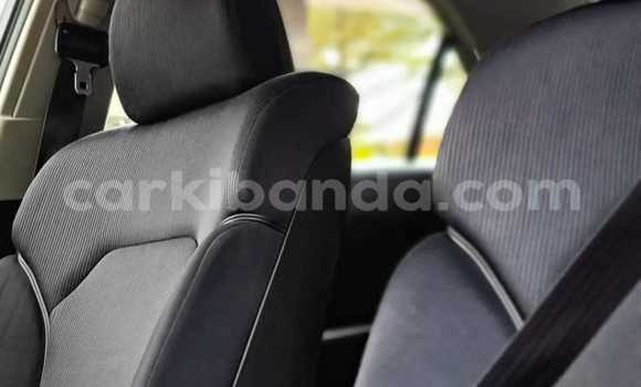 Nunua Ilio tumika Toyota Mark X Nyeupe Gari ndani ya Kampala nchini Uganda Nunua Ilio tumika Toyota Mark X Nyeupe Gari ndani ya Kampala nchini Uganda