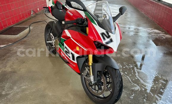 Buy Used Ducati Panigale Red Bike in Kampala in Uganda Buy Used Ducati Panigale Red Bike in Kampala in Uganda