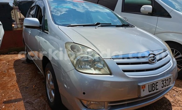 Gura Yakoze Toyota Spacio Silver Imodoka i Kampala mu Uganda Gura Yakoze Toyota Spacio Silver Imodoka i Kampala mu Uganda