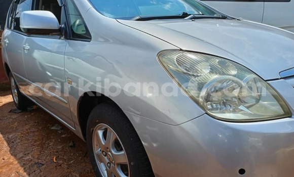 Gura Yakoze Toyota Spacio Silver Imodoka i Kampala mu Uganda Gura Yakoze Toyota Spacio Silver Imodoka i Kampala mu Uganda