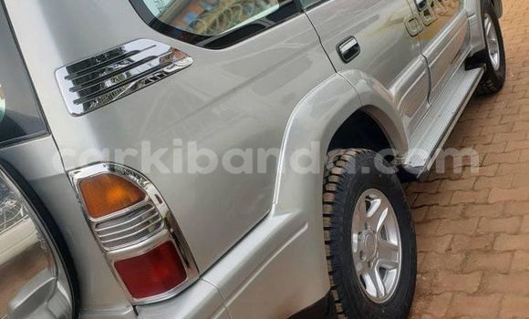 Gura Yakoze Toyota Prado Other Imodoka i Kampala mu Uganda Gura Yakoze Toyota Prado Other Imodoka i Kampala mu Uganda