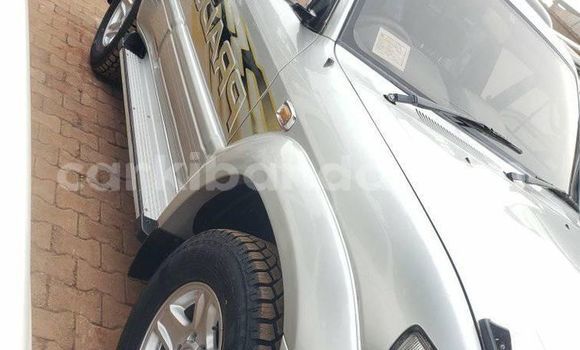 Gura Yakoze Toyota Prado Other Imodoka i Kampala mu Uganda Gura Yakoze Toyota Prado Other Imodoka i Kampala mu Uganda