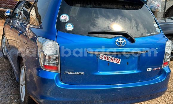 Acheter Occasion Voiture Toyota Fielder Bleu à Kampala, Ouganda Acheter Occasion Voiture Toyota Fielder Bleu à Kampala, Ouganda