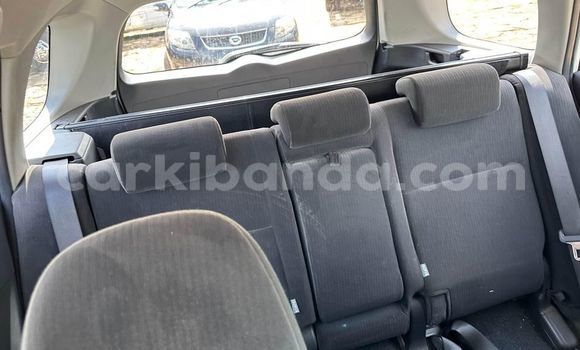 Acheter Occasion Voiture Toyota Fielder Blanc à Kampala, Ouganda Acheter Occasion Voiture Toyota Fielder Blanc à Kampala, Ouganda