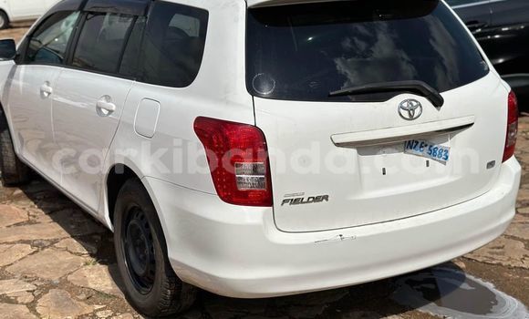Acheter Occasion Voiture Toyota Fielder Blanc à Kampala, Ouganda Acheter Occasion Voiture Toyota Fielder Blanc à Kampala, Ouganda