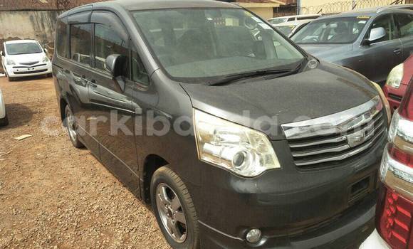 Gura Yakoze Toyota Noah Other Imodoka i Kampala mu Uganda