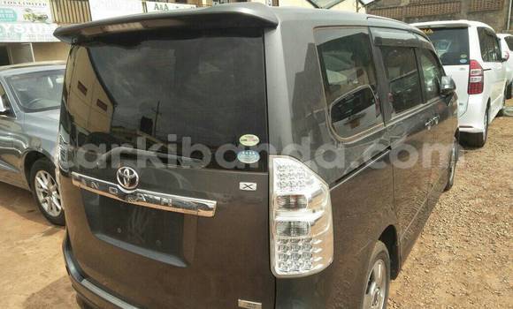 Acheter Occasion Voiture Toyota Noah Autre à Kampala, Ouganda Acheter Occasion Voiture Toyota Noah Autre à Kampala, Ouganda