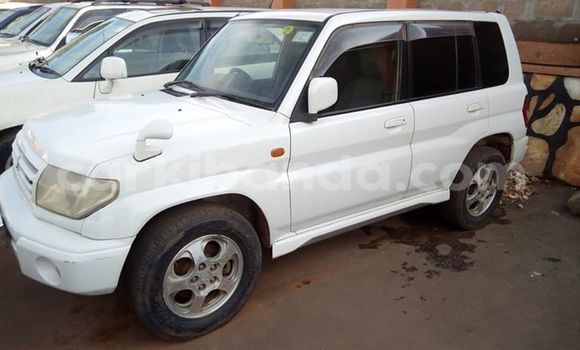 Buy Used Mitsubishi Pajero White Car in Kampala in Uganda Buy Used Mitsubishi Pajero White Car in Kampala in Uganda