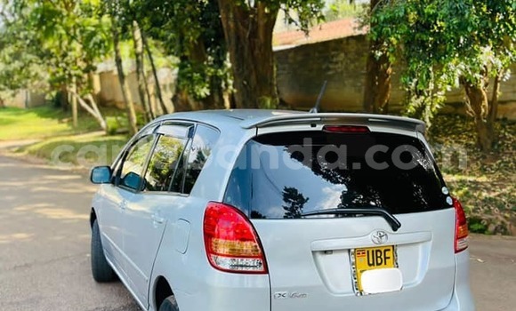 Acheter Occasion Voiture Toyota Spacio Blanc à Kampala, Ouganda Acheter Occasion Voiture Toyota Spacio Blanc à Kampala, Ouganda