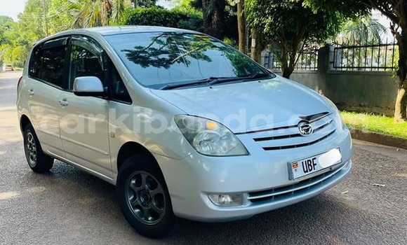 Acheter Occasion Voiture Toyota Spacio Blanc à Kampala, Ouganda Acheter Occasion Voiture Toyota Spacio Blanc à Kampala, Ouganda