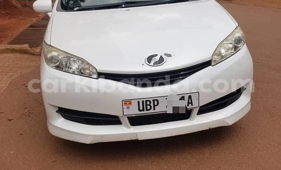 Acheter Occasion Voiture Toyota Wish Blanc à Kampala, Ouganda Acheter Occasion Voiture Toyota Wish Blanc à Kampala, Ouganda