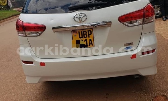 Acheter Occasion Voiture Toyota Wish Blanc à Kampala, Ouganda Acheter Occasion Voiture Toyota Wish Blanc à Kampala, Ouganda