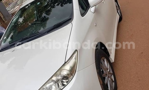 Acheter Occasion Voiture Toyota Wish Blanc à Kampala, Ouganda Acheter Occasion Voiture Toyota Wish Blanc à Kampala, Ouganda